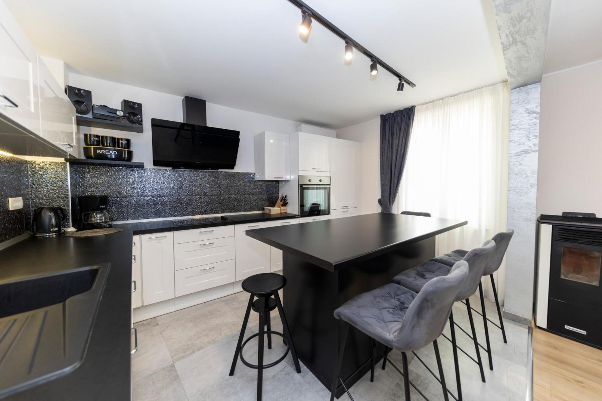 Nikky 2Br Apt. In Old Town Centre زادار المظهر الخارجي الصورة