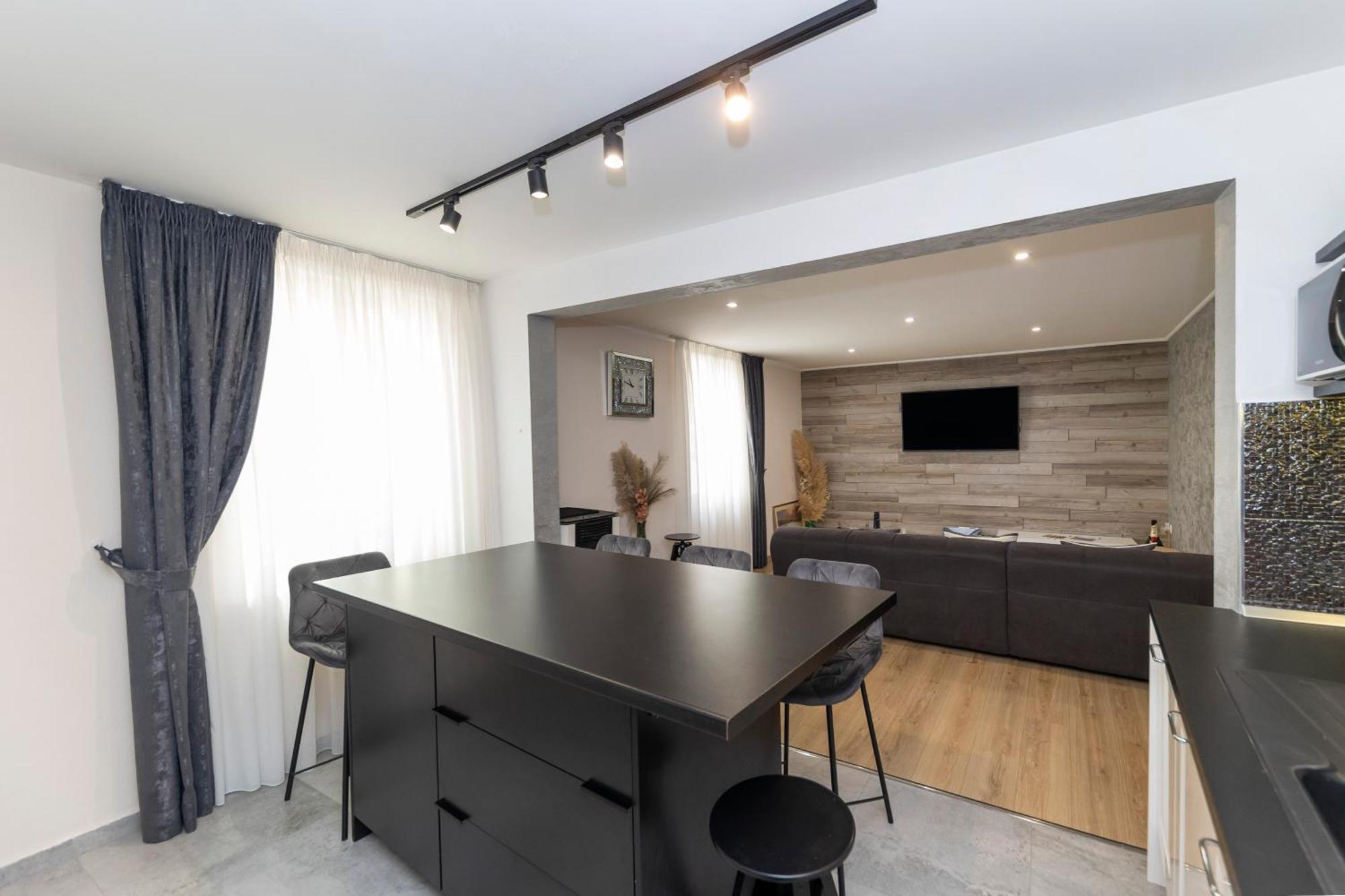 Nikky 2Br Apt. In Old Town Centre زادار المظهر الخارجي الصورة